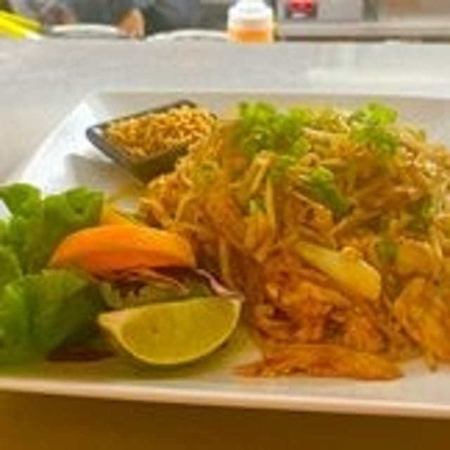 Chicken Pim's Pad Thai.