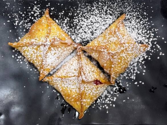 Strawberry Cheesecake Wonton.